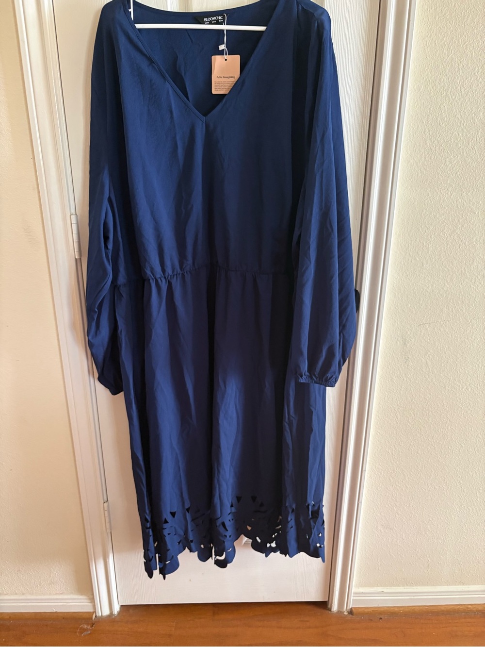 BloomChic Navy V-Neck Long Sleeve Laser-Cut Hem Dress
